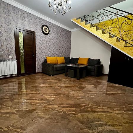 New , Comfortable 3 Bedroom House Erivan Exterior foto