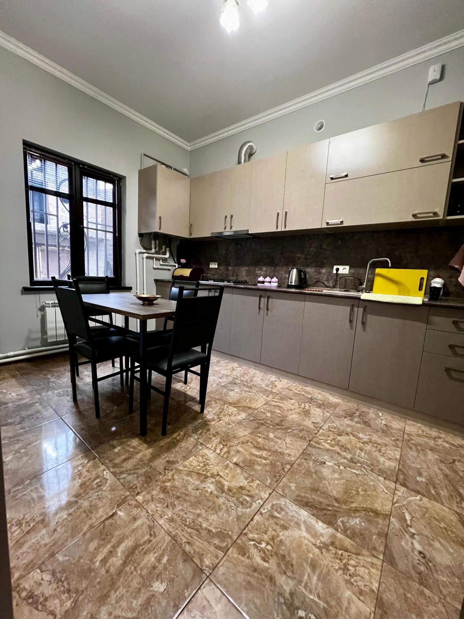New , Comfortable 3 Bedroom House Erivan Exterior foto