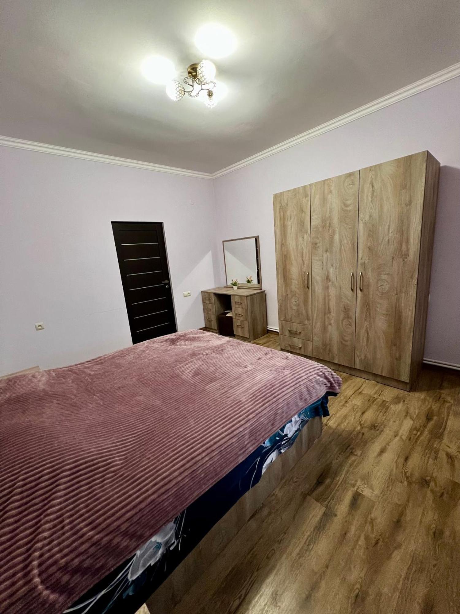 New , Comfortable 3 Bedroom House Erivan Exterior foto