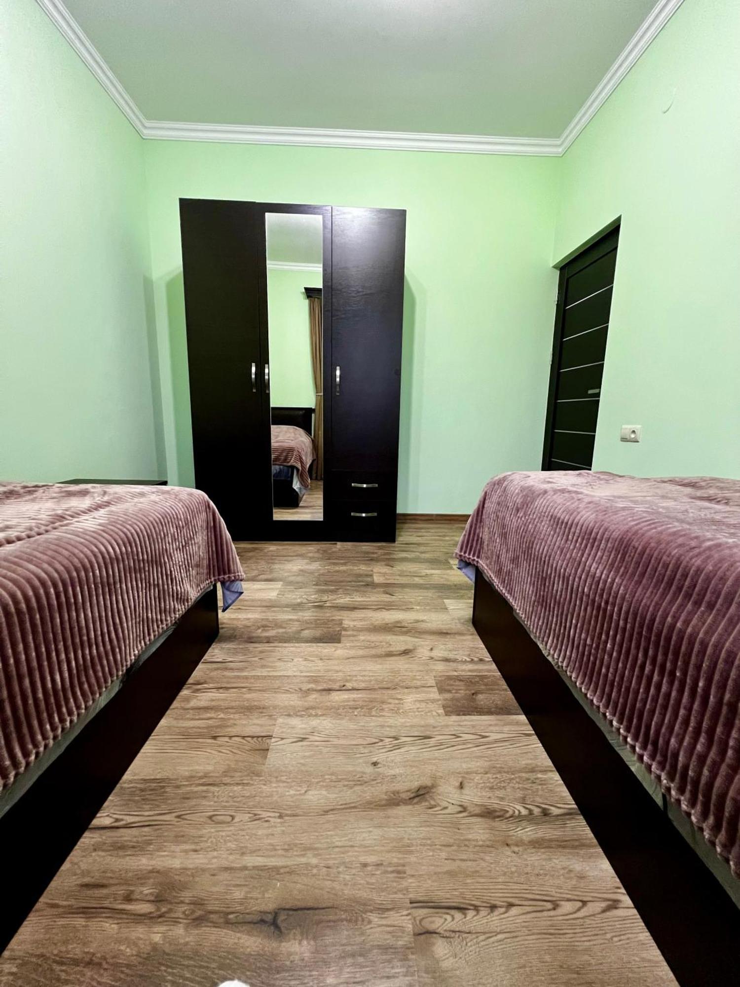 New , Comfortable 3 Bedroom House Erivan Exterior foto